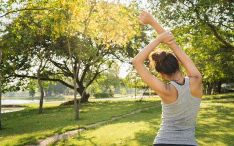 10 minuti da sdraiati al giorno migliorano equilibrio e portamento
